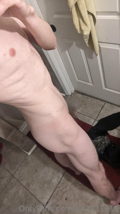 U42231016 onlyfans model images