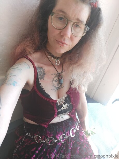 Cosmicmoonpixie onlyfans naked