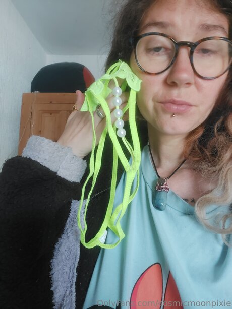 Cosmicmoonpixie onlyfans leak