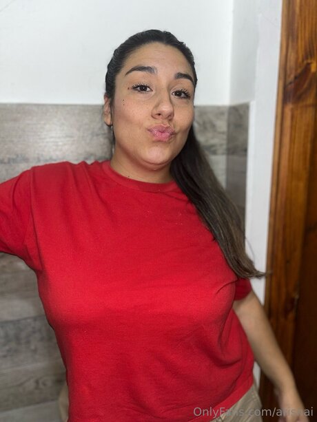 Arisnai onlyfans model