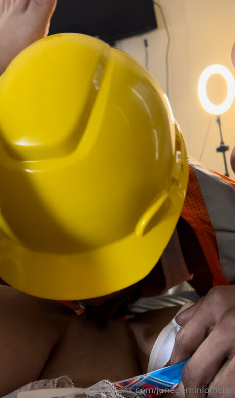 Junegeminiofficial onlyfans ass