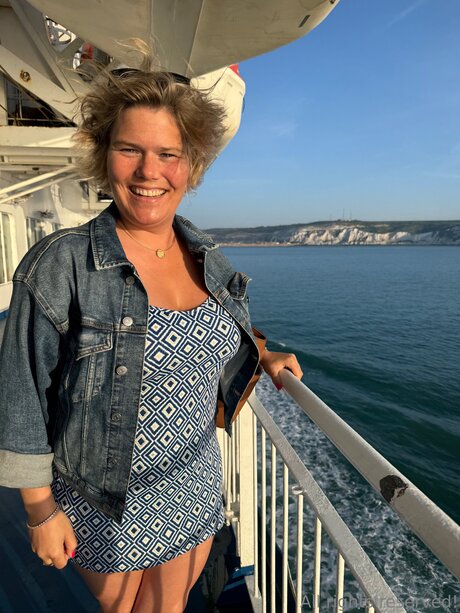 super skinny onlyfans sexy slide