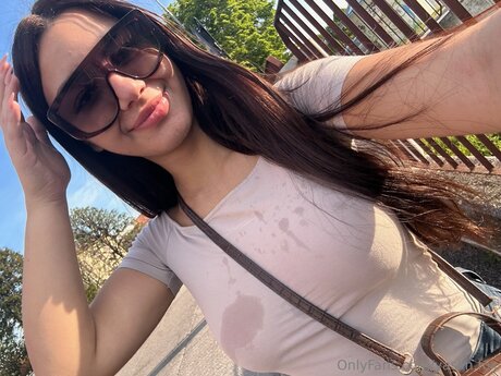 Yaslin Fox onlyfans sexy