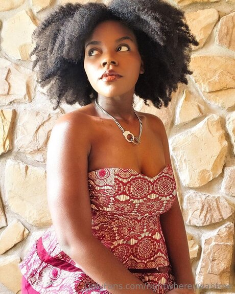 Rightwhereuwantme Profile pic