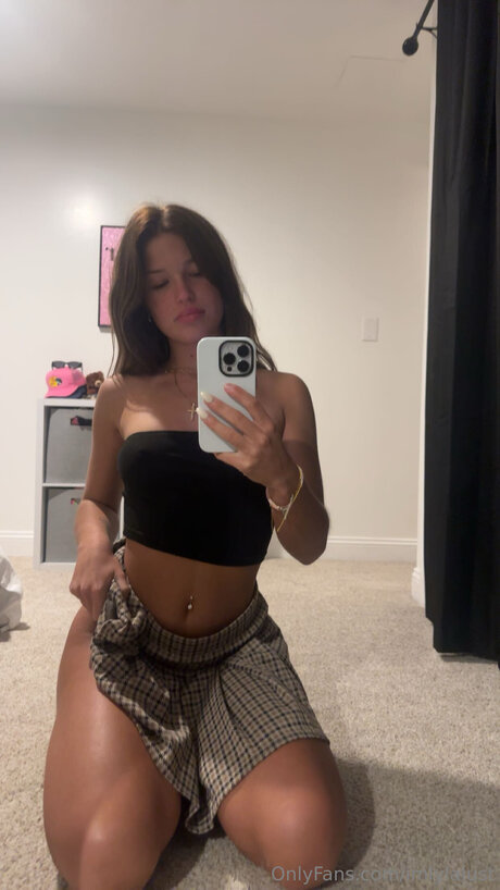 pierced onlyfans top snapshot