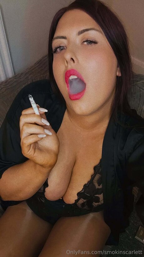 Smokinscarlett onlyfans model photo