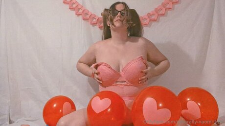 Naturally Naomi Free onlyfans nude leaks