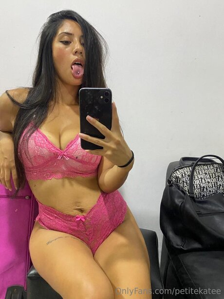 Petitekatee naked leaked onlyfans
