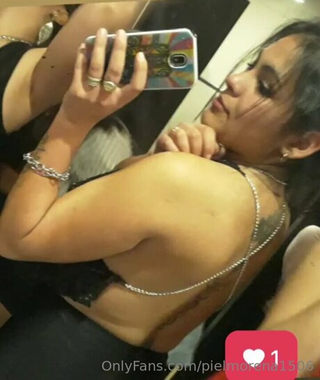 Pielmorena1506 onlyfans leak