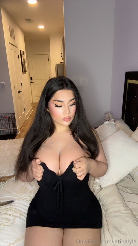 Latinalyla onlyfans leaked.