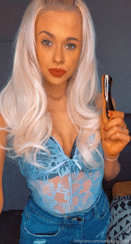 Blonde232323free onlyfans strip tease