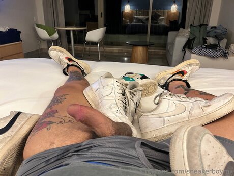 Sneakerboymx nude leaks onlyfans