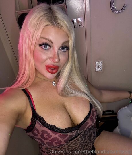 Theblondiebunnyx Profile pic