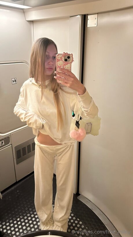 Catie Free onlyfans leak ass