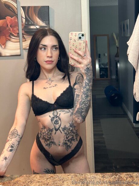 Sadieselena only fans pictures