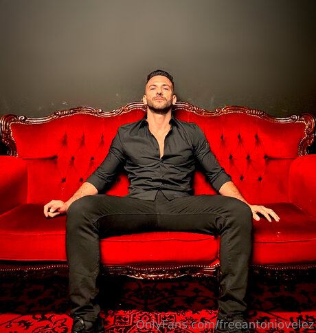 Freeantoniovelez onlyfans striptease