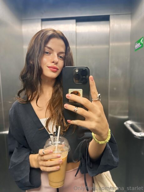 Anna Starlet onlyfans nude pics