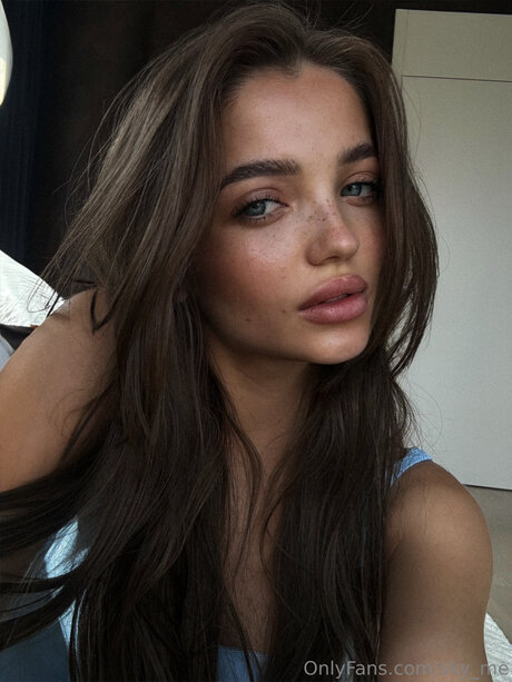 Sky Me onlyfans strip