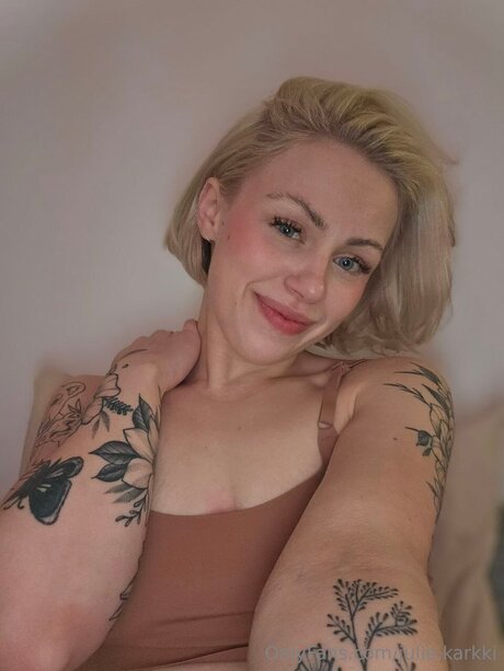 Julie Karkki nude leak onlyfans