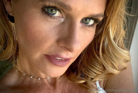 Reyalovenlightvip onlyfans pics