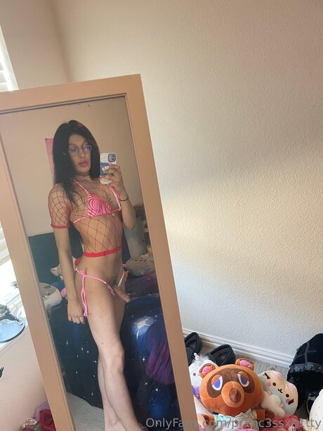 Pr1nc3ssxk1tty onlyfans leaked tits