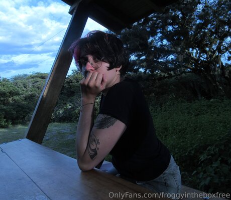 Froggyintheboxfree nudes onlyfans leak