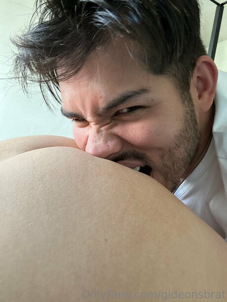 Gideonmazikeen pics onlyfans