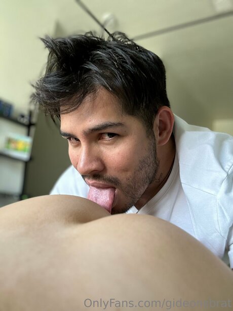 Gideonmazikeen only fans leaks