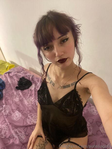 Aureliagoth onlyfans topless