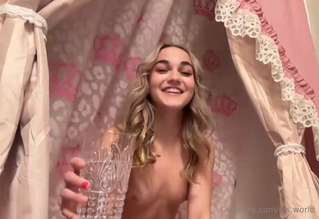 Iris World only fans leak