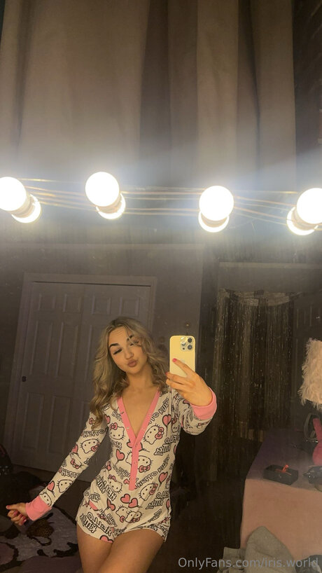 Iris World pics onlyfans