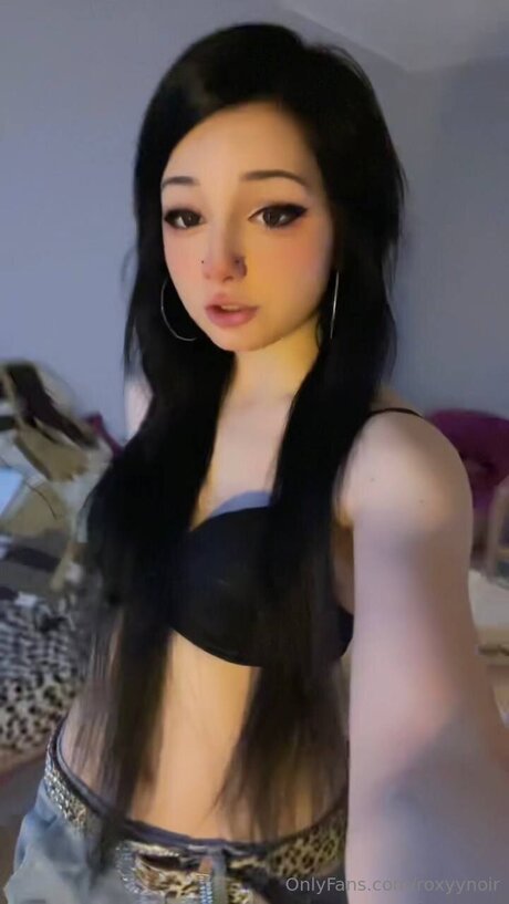 Roxyynoirrr onlyfans naked