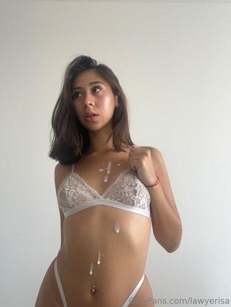 Lawyerisa tits onlyfans