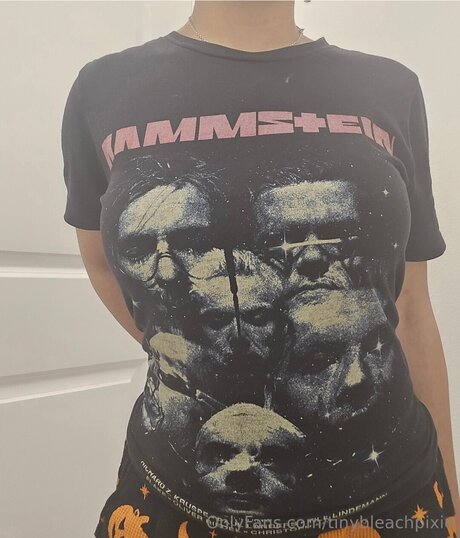 Tinybleachpixie onlyfans leaked nudes