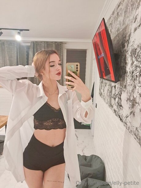 Elly Petite onlyfans sextape