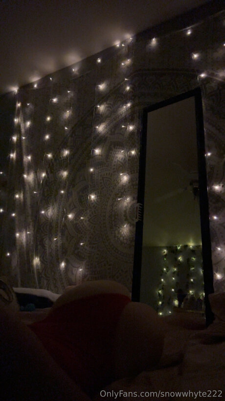 Snowwhyte222 on onlyfans