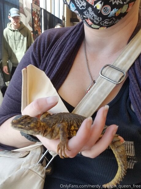 Nerdy Dragon Queen Free onlyfans sextape