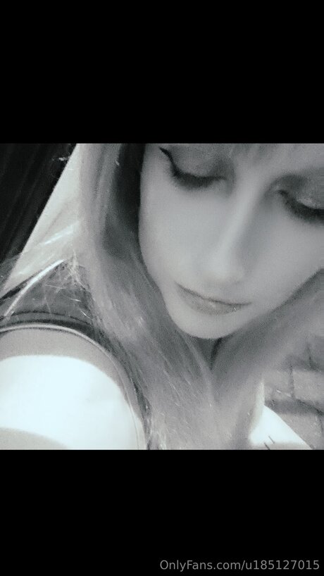 U185127015 naked onlyfans pics