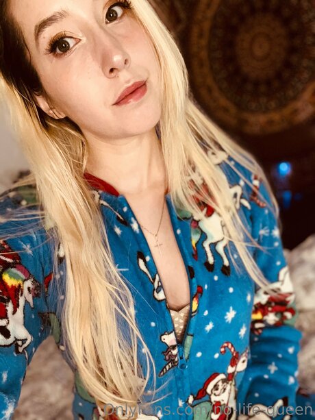 No Life Queen onlyfans sextape