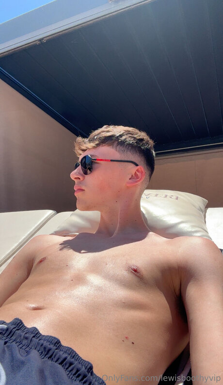 Lewisboothyvip free onlyfans