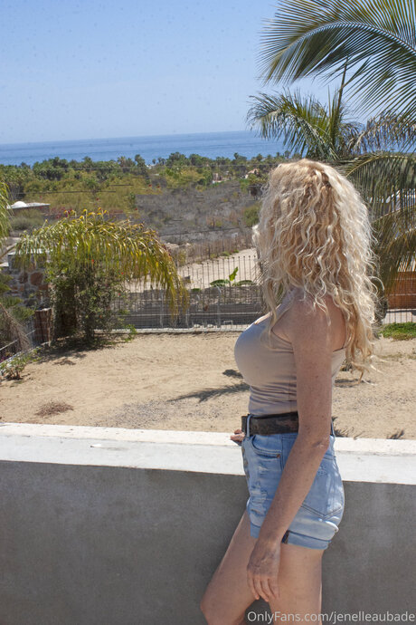 Jenelleaubade leaks onlyfans