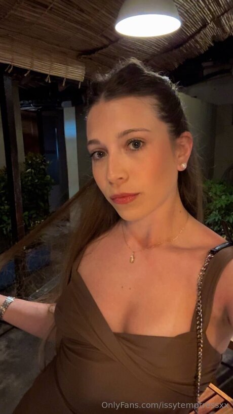 Issytemptressxx porn onlyfans leaks