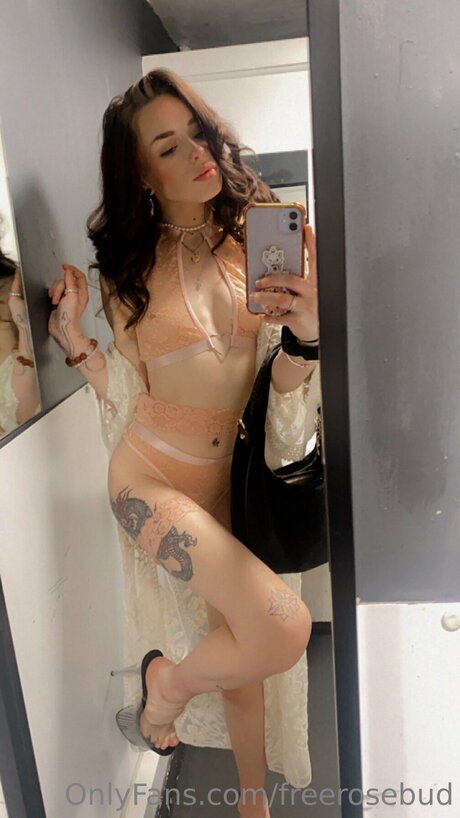 Freerosebud onlyfans nude leak
