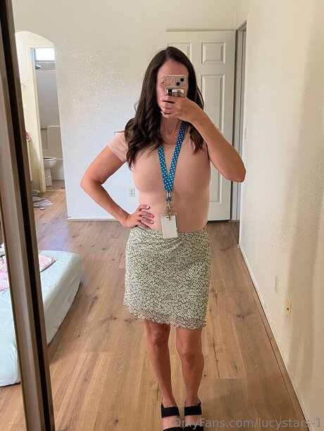 Lucystars 1 onlyfans naked pics