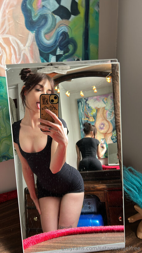 Satansangelfree Profile pic