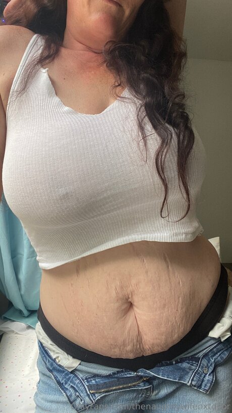 Thenaughtywifenxtdoor onlyfans leams