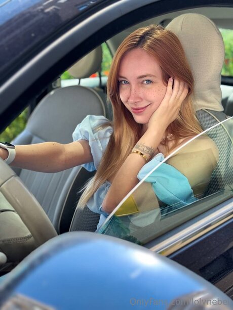 Lolynebel Profile pic