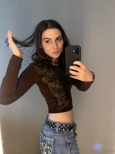 Arikaritv onlyfans nude content