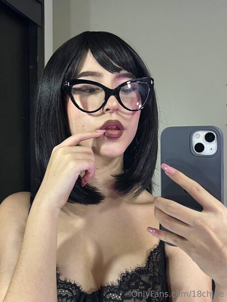 18chloe onlyfans leak xxx