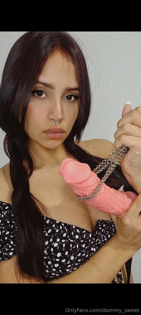 Dommy Sweet onlyfans striptease